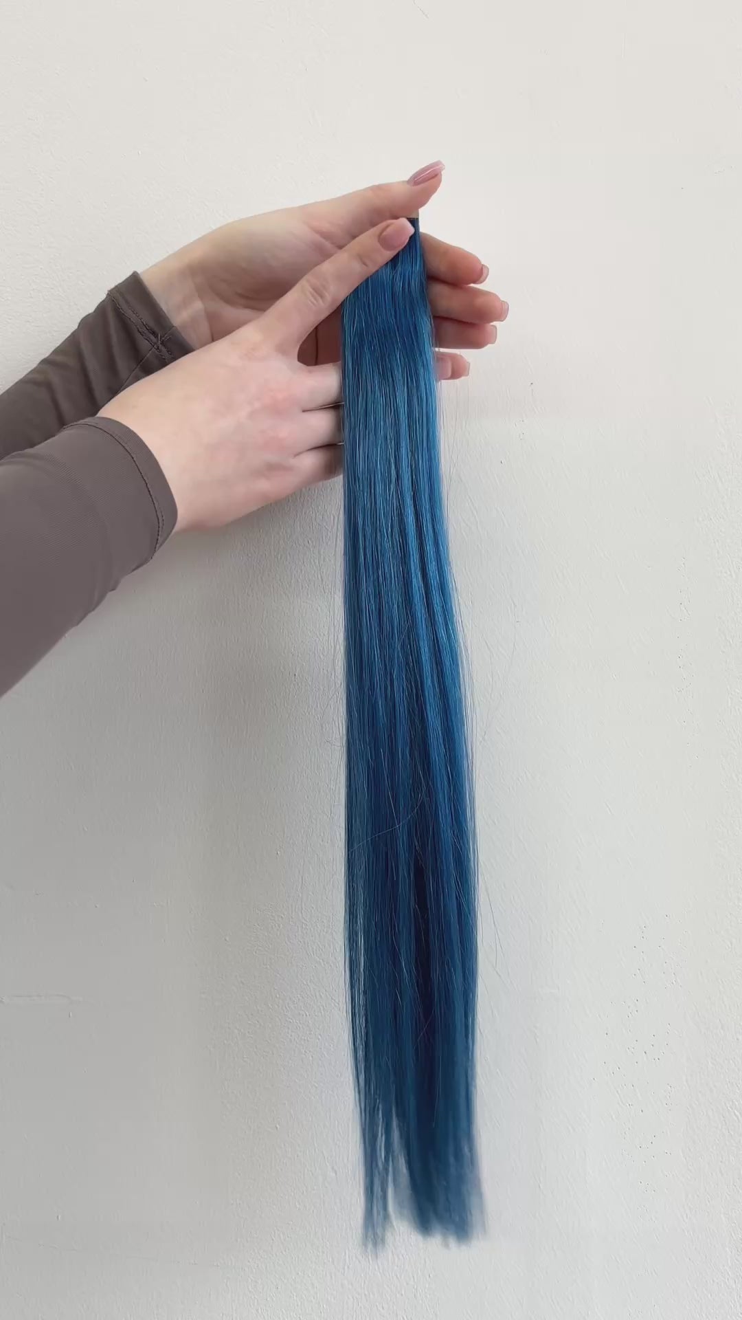 I Tip Extensions: Blue
